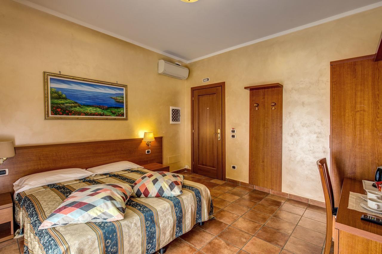 Hotel Maryelen 2 Рим Экстерьер фото