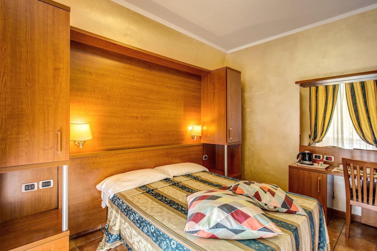 Hotel Maryelen 2 Рим Экстерьер фото